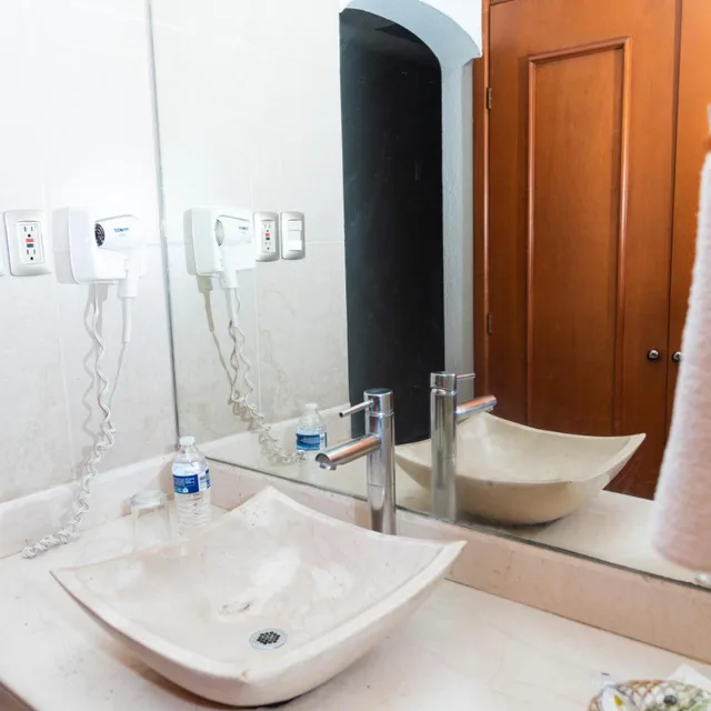 غرفة بسريرين مزدوجين، Hotel Gran Via 4/8