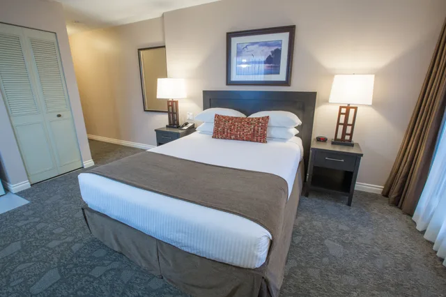 غرفة تقليدية بسرير كوين، Embassy Inn 7/10