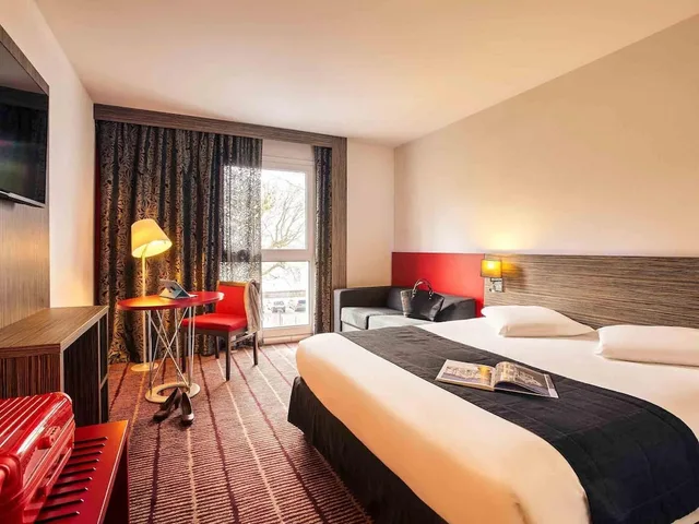 غرفة عائلية بسرير مزدوج وسريرين منفصلين، MERCURE BLOIS CENTRE 4/9