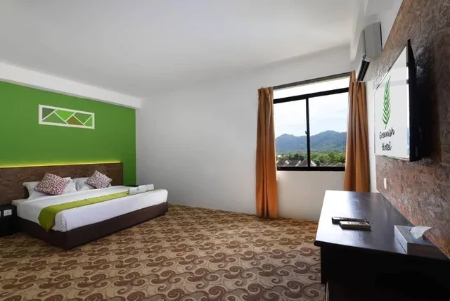Family Room (1 Queen + 1 King Bed)، De Greenish Village Langkawi 8/12