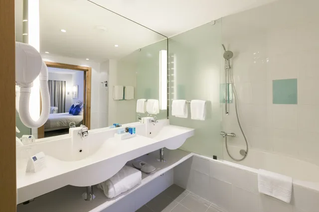 غرفة كومفورت بسرير مزدوج مع أريكة، Novotel Tunis 5/5
