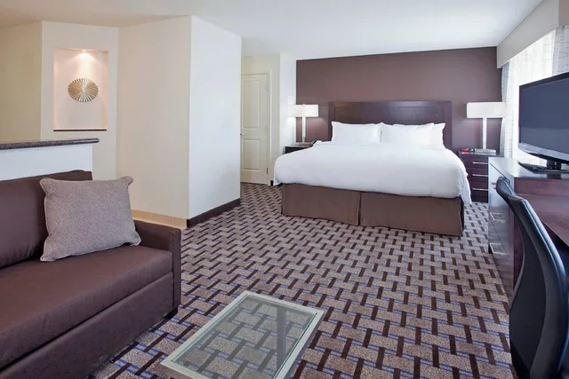 جناح استوديو بسرير كينج مع أريكة لذوي الإعاقة، RESIDENCE INN ODESSA 1/2