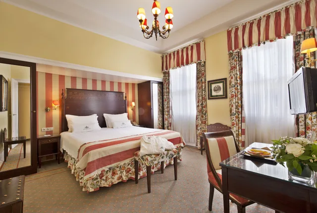 جناح جونيور بسرير مزدوج، Avenida Palace 4/5