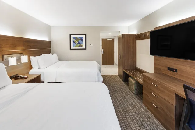 Standard, 2 Queen Beds, Holiday Inn Express & Suites Tilton 1/1