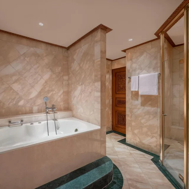 2 Bedrooms, Penthouse Suite, Club Lounge Access، LE MERIDIEN JAKARTA 2/3