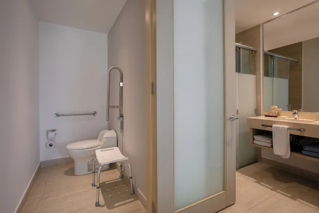 Deluxe, King Bed, Sofa, Mercure Santa Marta Emile 9/10