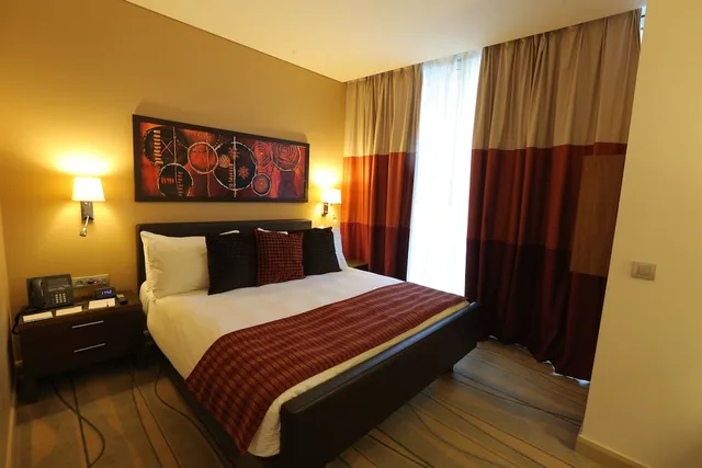 جناح استوديو بسرير كينج بإطلالة على المدينة بشرفة، Staybridge Suites, Beirut 2/7