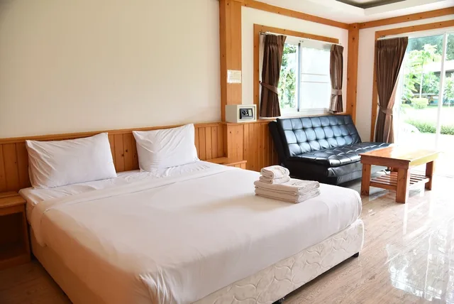 غرفة بسرير كينج بإطلالة على الحديقة، Z-Touch Lipe Island Resort 3/6