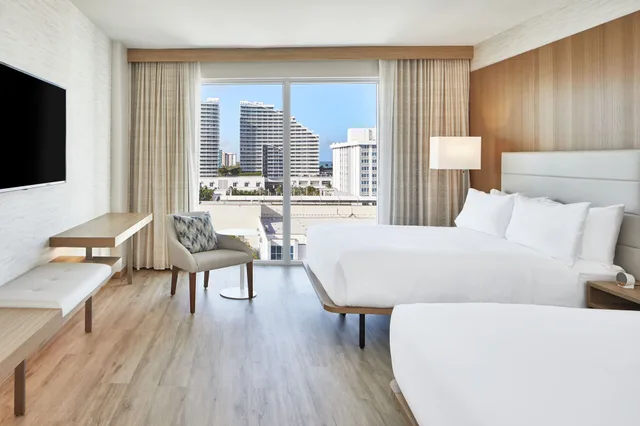 غرفة بسريرين كوين بإطلالة، AC Hotel by Marriott Fort Lauderdale Beach 1/3