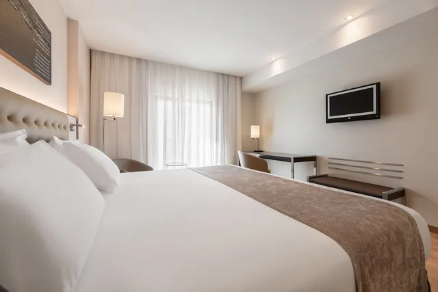 Room, Double or Twin Bed, Eurostars Das Letras 2/10
