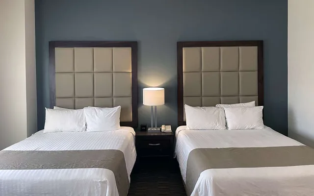 غرفة قياسية بسريرين كوين، Best Western Plus Chihuahua Juventud 2/5