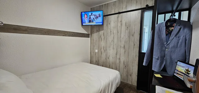 غرفة بسرير مزدوج بحمام خاص، Hotel ClassEco Gent 5/10