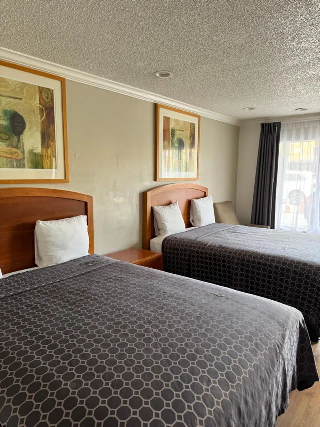 غرفة بسريرين كوين، National Inn Garden Grove 1/10