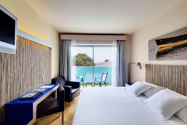 غرفة قياسية بسرير مزدوج، Occidental Menorca 1/10