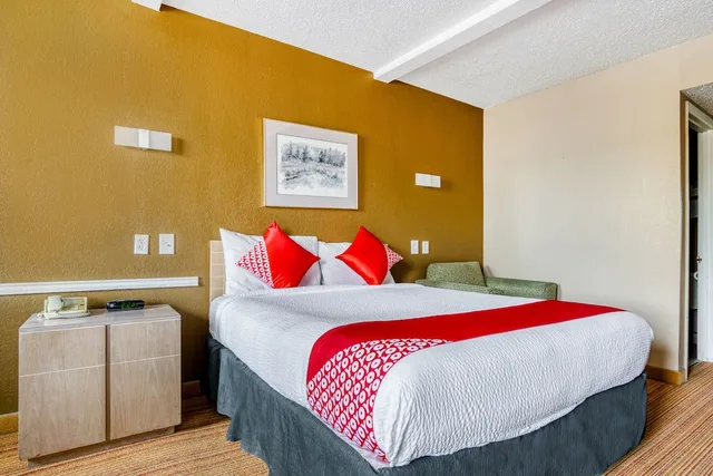 غرفة بسرير كوين، OYO Hotel Wichita Falls - Downtown 2/6