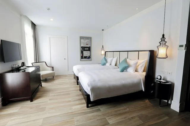 Deluxe, Twin Beds, Golf Course View, Bathtub، Montgomerie Links Hotel & Villas 2/3
