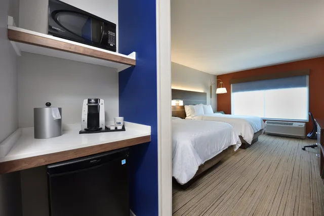 غرفة قياسية بسريرين كوين، Holiday Inn Express and Suites Houston North Woodlands Area 3/5