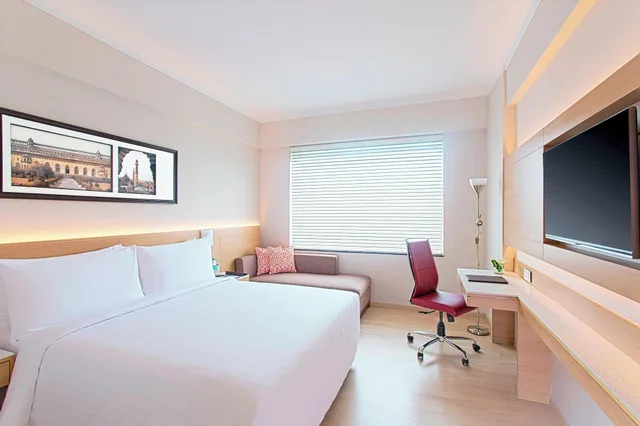 غرفة بسرير كوين بإطلالة على المدينة، Fairfield By Marriott Lucknow 1/3