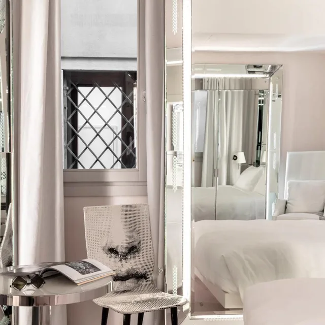 Superior, Double Bed, Palazzina Grassi 4/4
