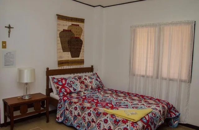 Basic, Villa, Private Bathroom, Lola Itang Pension 1/2