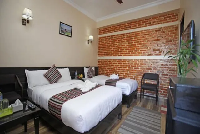 غرفة ديلوكس بسرير مزدوج، Dhampus Resort 2/3