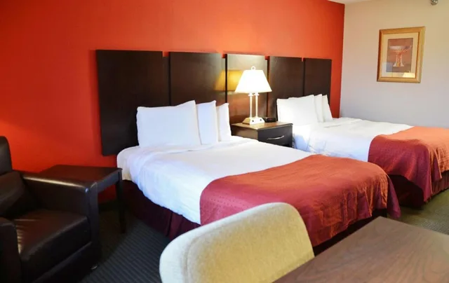 غرفة بسرير مزدوج، Country Hearth Inn & Suites Kenton 2/5