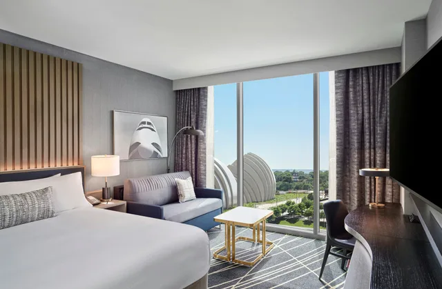 غرفة ديلوكس بسرير كينج، Loews Kansas City Hotel 1/2