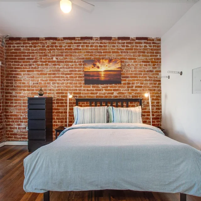 Studio, Suite, Street View، Venice Breeze Suites 1/3