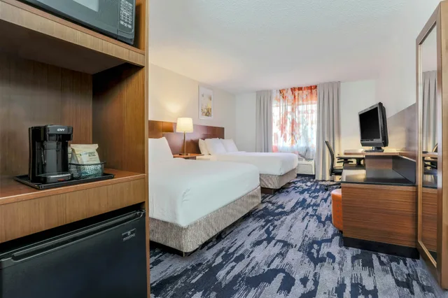 غرفة بسريرين كوين، Fairfield Inn & Suites Houston Westchase 2/4