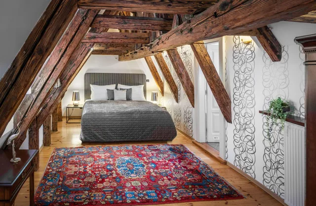 Family, Attic، Chateau 9 Apartments by Adrez Living 2/2
