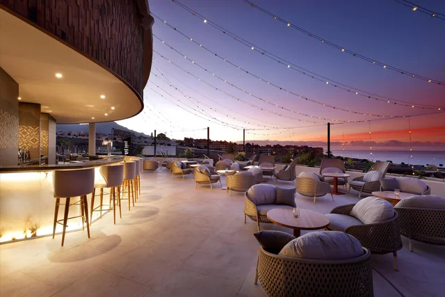 Gold، Hard Rock Hotel Tenerife 3/3