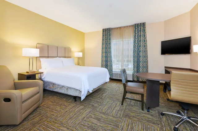 جناح بسرير كينج بغرفة نوم واحدة لذوي الإعاقة، Candlewood Suites Louisville Northeast 2/3