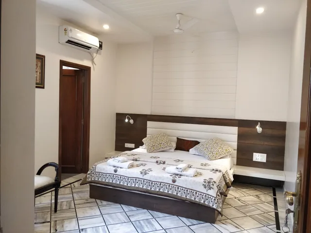 Super, Deluxe, King Bed, All Seasons Homestay 8/10