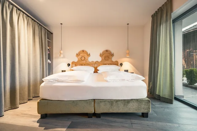 Charming, Queen Bed، La Cort My Dollhouse - Adults Only 6/8