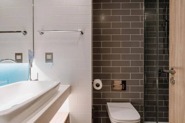 غرفة بسرير كوين، Holiday Inn Express Liverpool Central an IHG Hotel 7/10