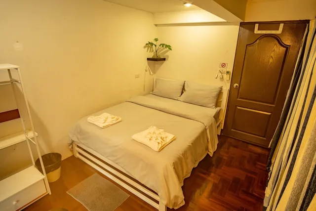غرفة أساسية بسرير كوين بإطلالة على الحديقة بحمام مشترك، Hostel 16 7/8