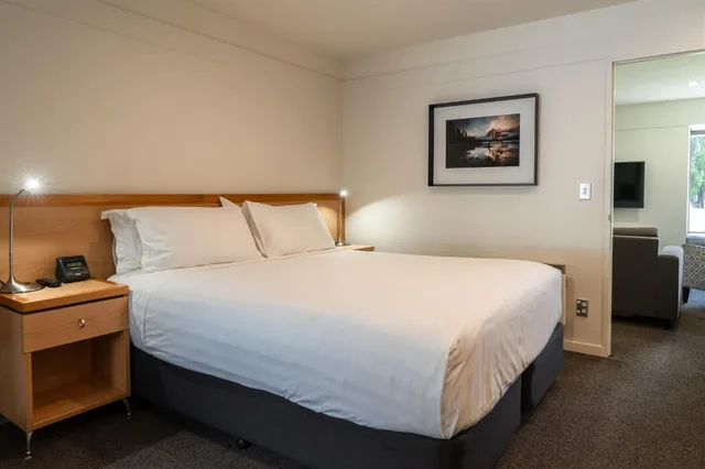Suite, Sofa, Edgewater Hotel 1/5