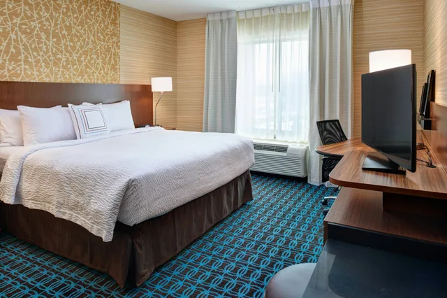 غرفة، Fairfield Inn Suites Detroit Troy 1/3