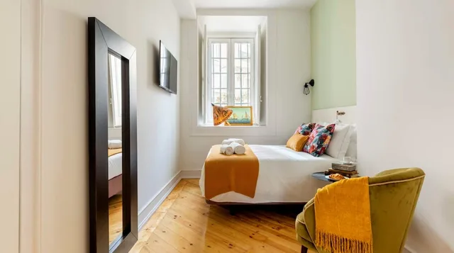 Junior, Single Bed, Interior View, LeL Madalena GuestHouse 7/10