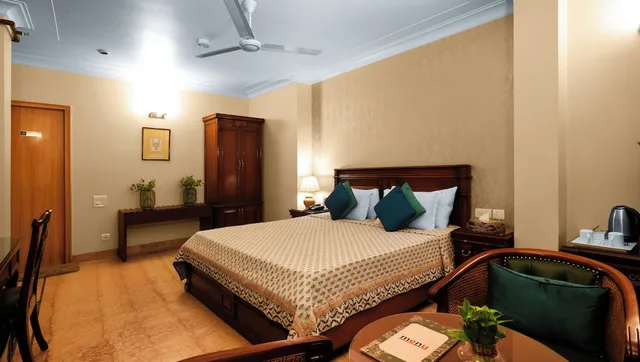 غرفة سوبيريور بسرير كوين، Ajanta 4/9