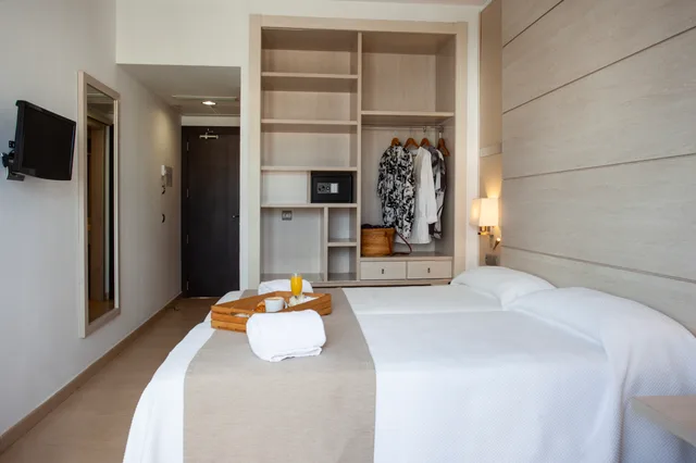 غرفة قياسية مفردة بسرير مزدوج، Hotel Puchet Ibiza 6/10