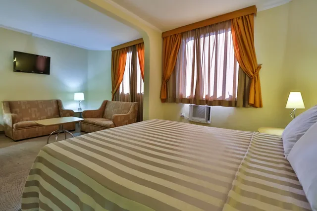 جناح رئاسي بسرير كينج بحوض جاكوزي، SAN MICHEL HOTEL 3/10