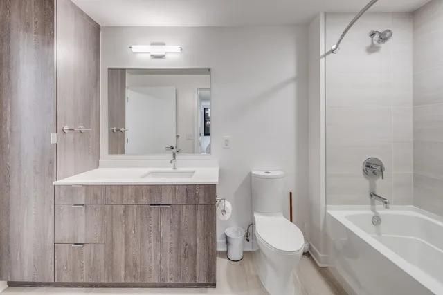شقة ديلوكس بسرير كوين بغرفة نوم واحدة مع أريكة، Global Luxury Suites at Capitol Hill 2/3