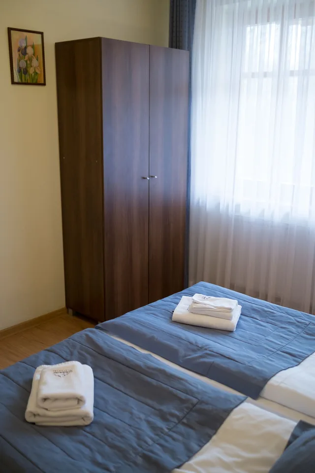 شقة بسرير كوين وسريرين منفصلين بغرفتي نوم مع أريكة، BELLAMONTE APARTHOTEL 6/10