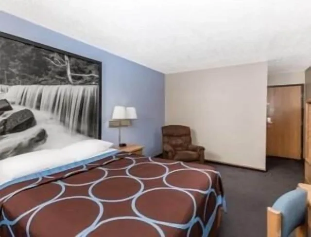 غرفة قياسية بسرير كوين، Super 8 By Wyndham Manhattan Ks 2/4