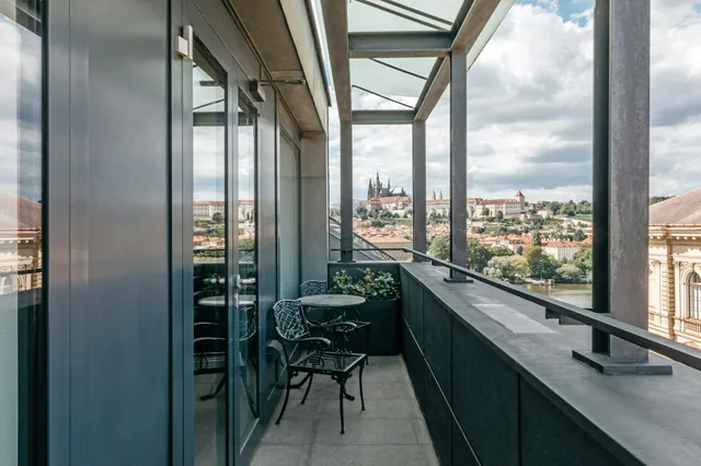 جناح دوبلكس بسرير كينج بشرفة، Four Seasons Hotel Prague 2/2