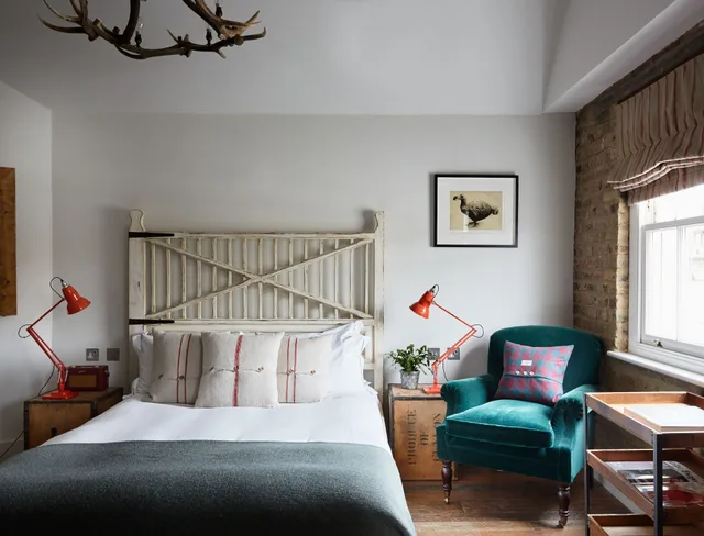 لوفت فاخر بسرير كوين، Artist Residence London 3/9