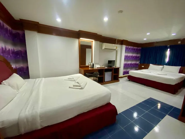 Family, Lime Hotel Patong 1/10
