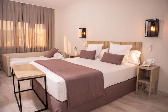 غرفة سوبيريور رباعية، RVHotels Broquetas Spa Termal 2/5