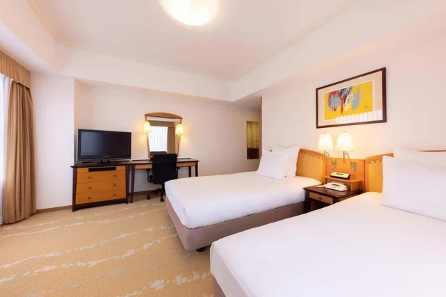 غرفة بريميوم بسريرين مزدوجين مع أريكة للمدخنين، Ana Crowne Plaza Hotel Toyama 1/5